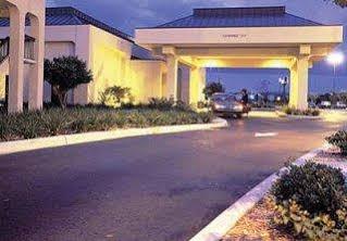 Hampton Inn&suites Orlando North Hotel